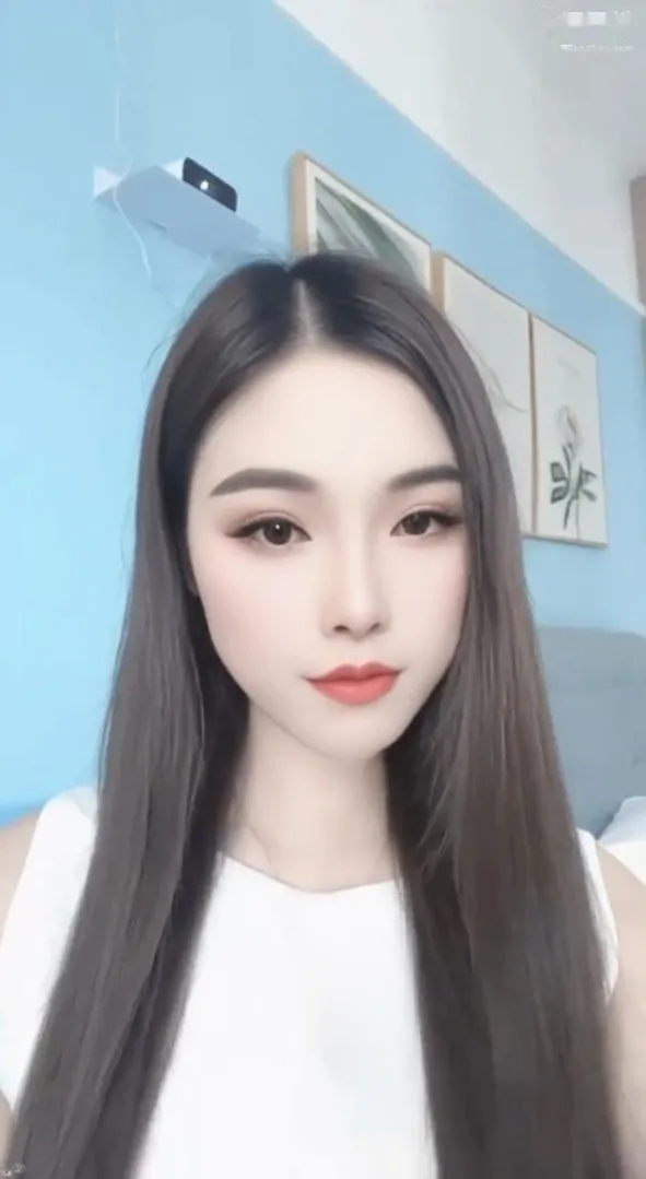 龙华乳神笑笑