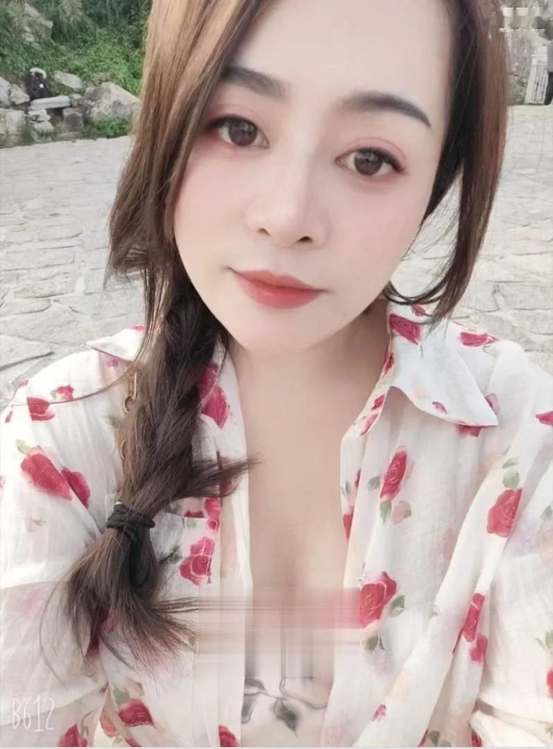 花都大奶小桃