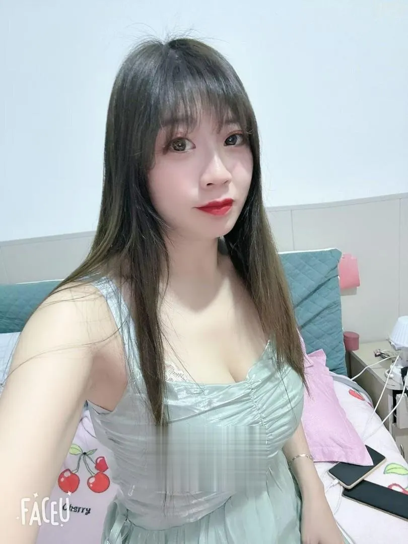 三点粉嫩兼职妹妹