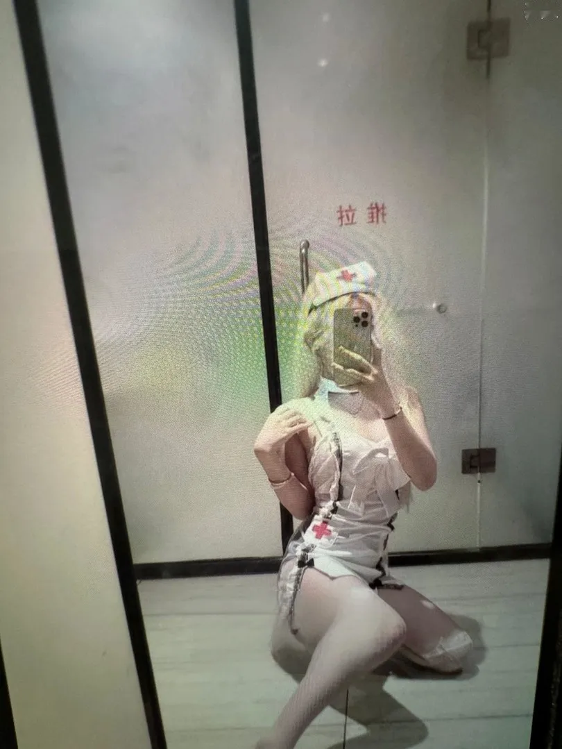 水嫩多汁的西西老师