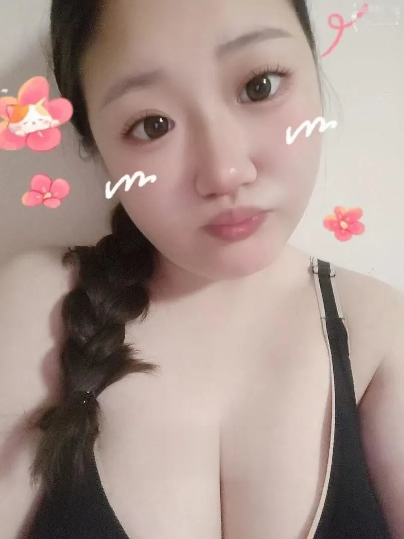 丰乳肥臀BBW