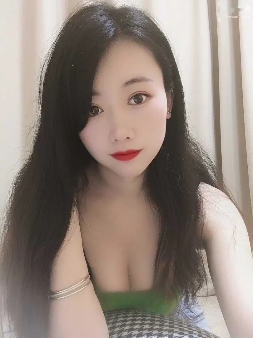 性感大胸身材好妹子