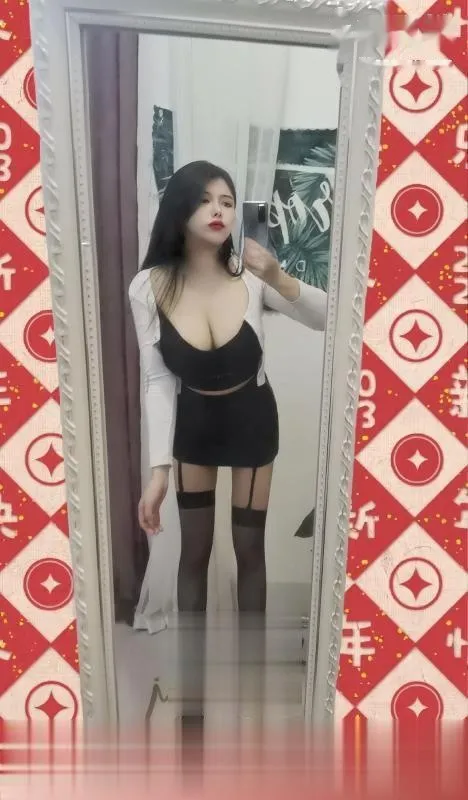 天然美臀巨乳非常风骚的妹子