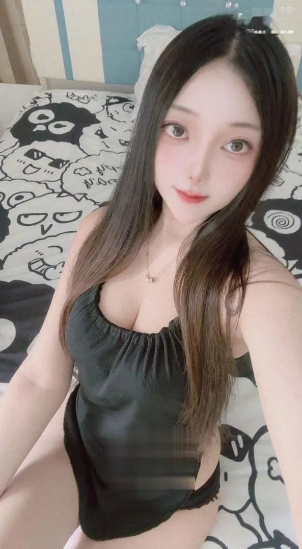 丰满翘臀大胸妹