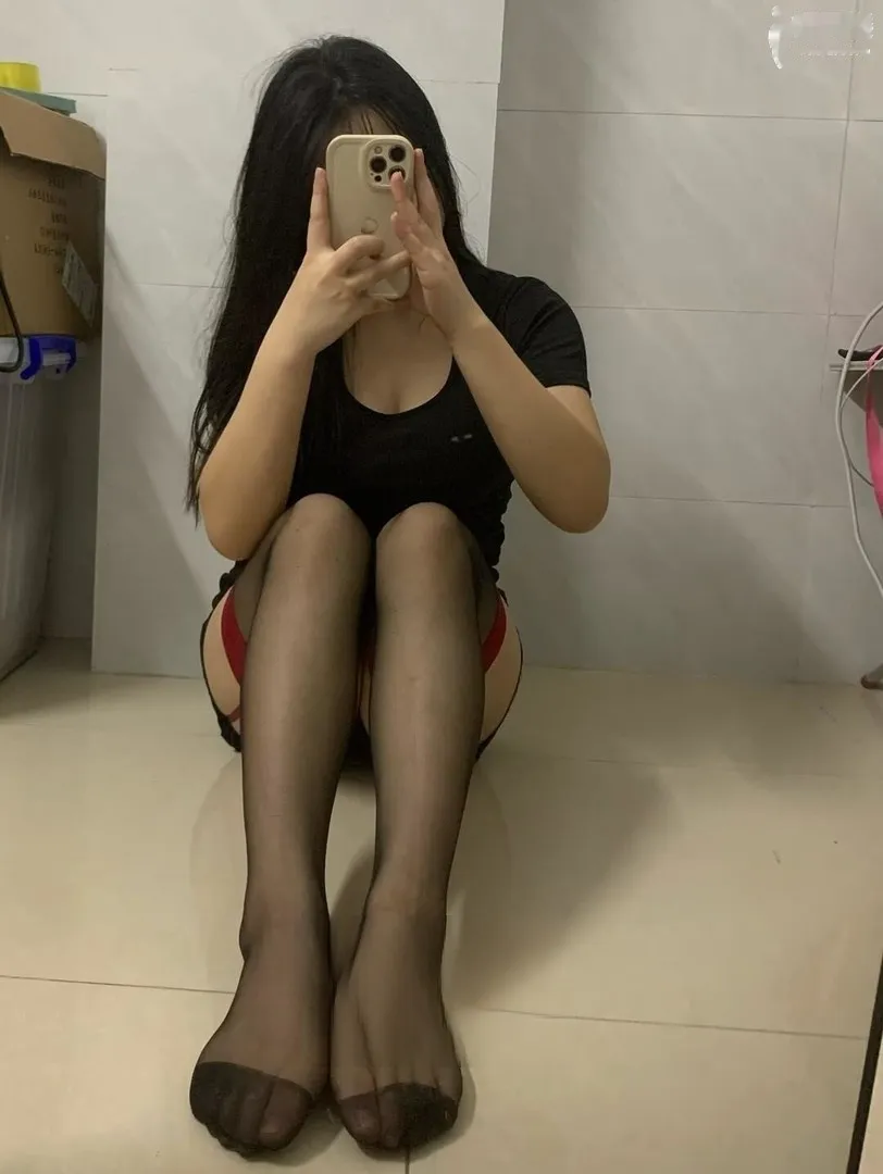 温热湿润的小穴包裹感很强