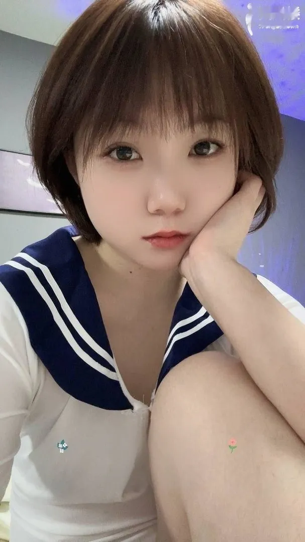 南山白皙多汁嫩女
