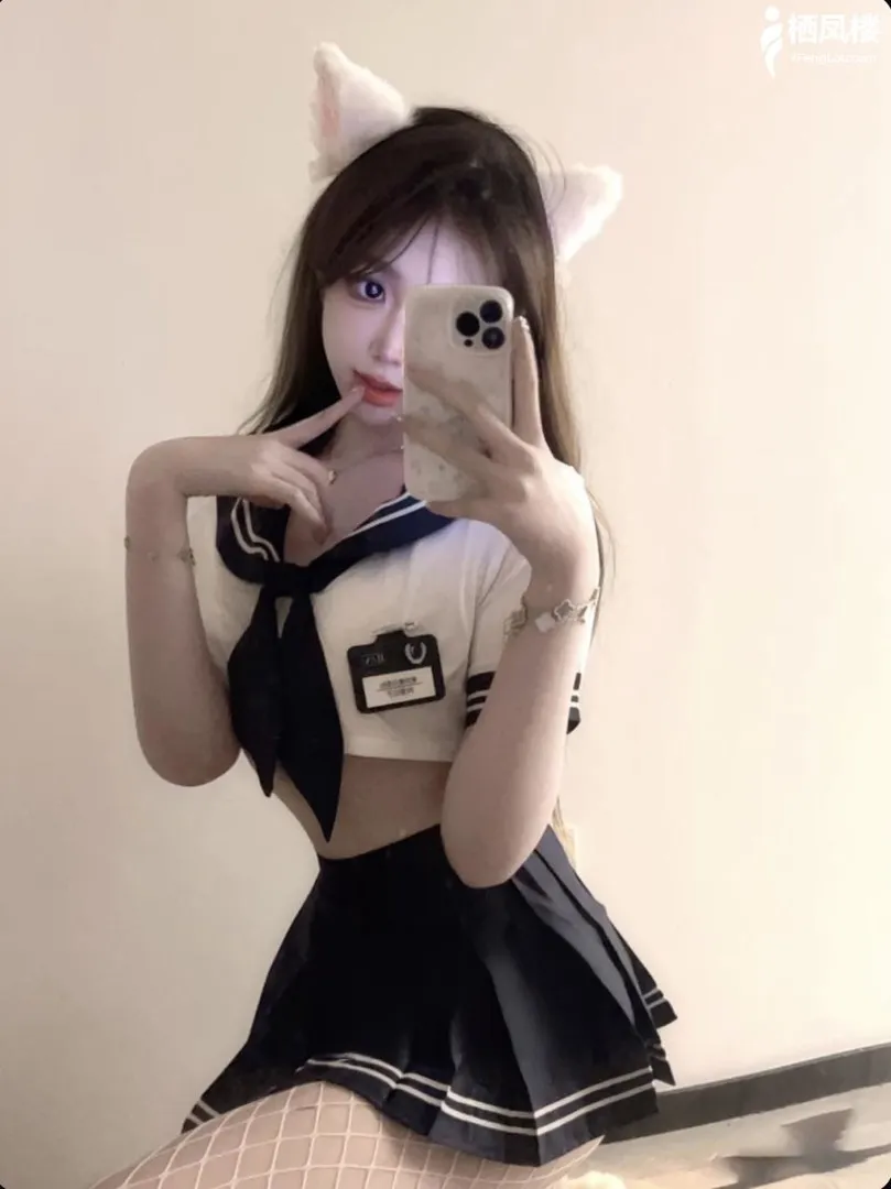 丝袜长腿小嫩妹