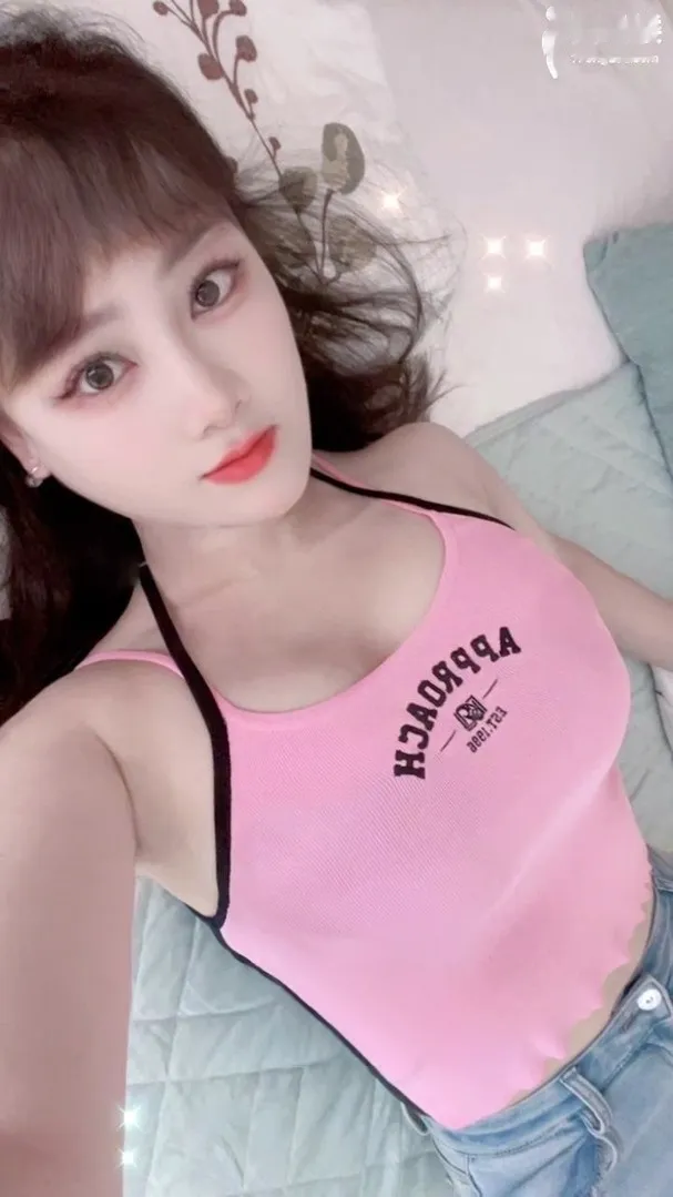 年纪小高颜值婉儿