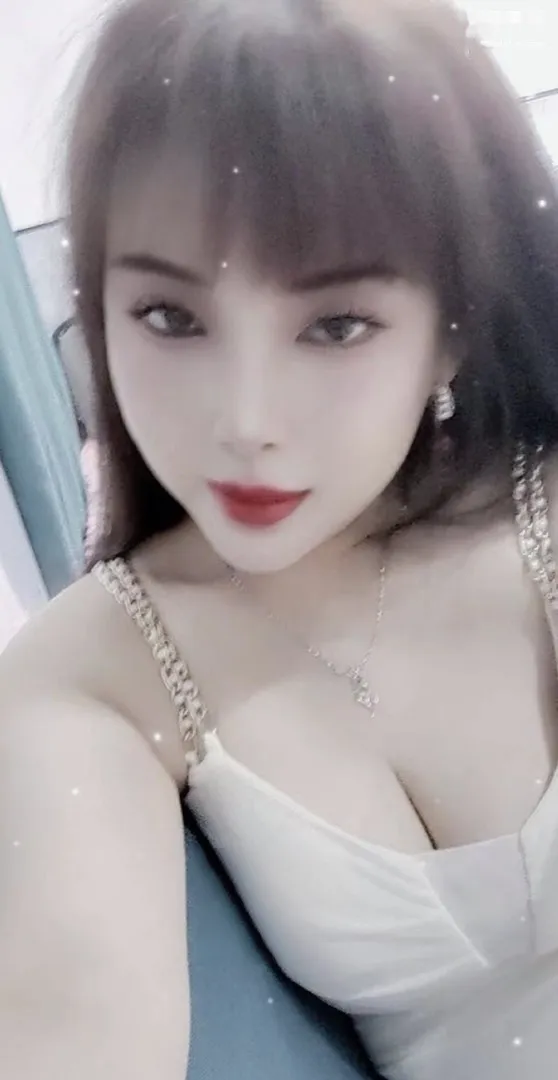 高颜值小妹让我欲罢不能