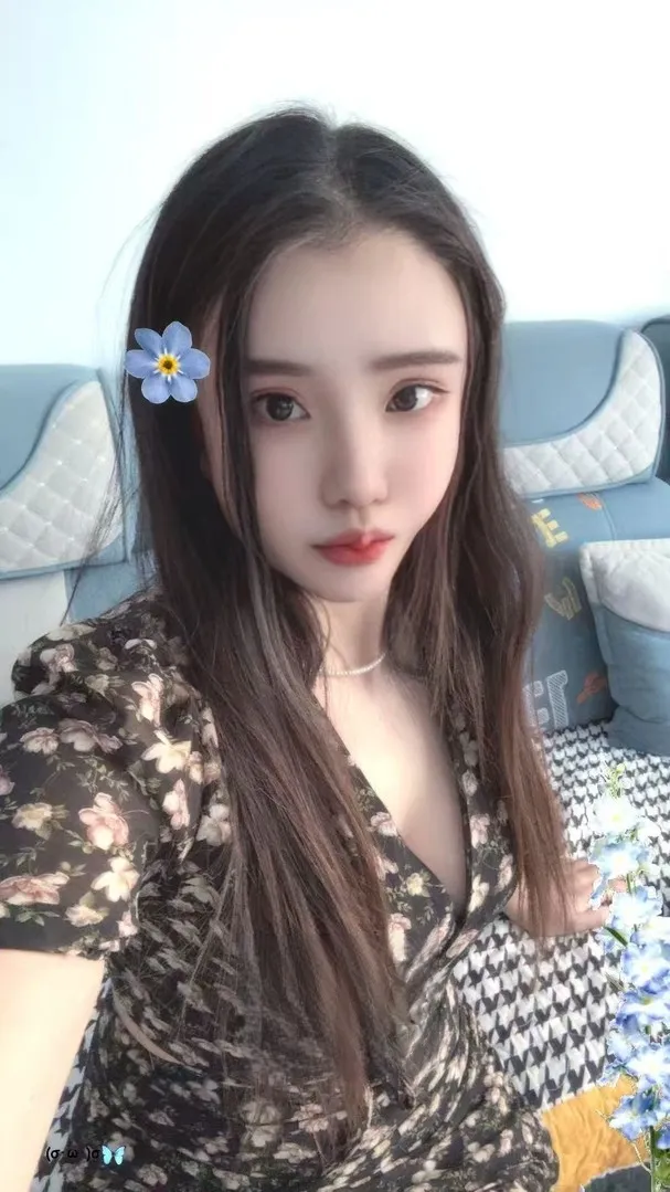 颜值在线的小姐姐