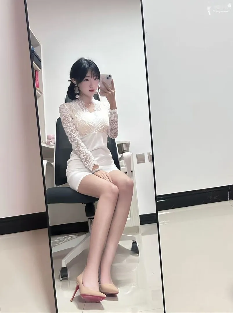 极品jk蜜桃臀小妹