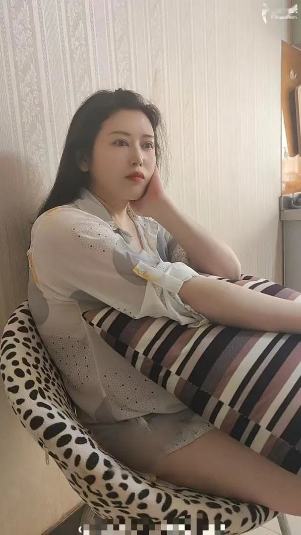 开福大奶少妇
