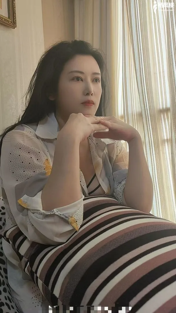 开福大奶少妇