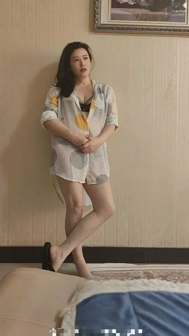 开福大奶少妇