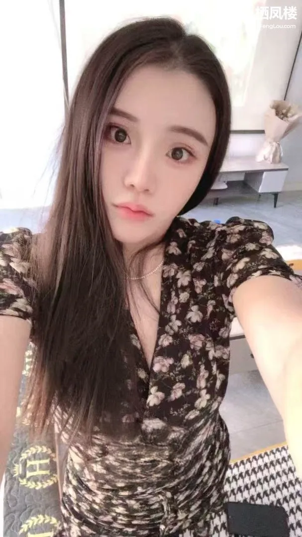 颜值在线的小姐姐