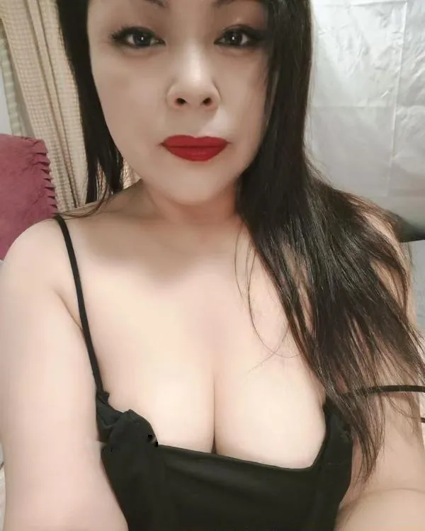 大胸熟女