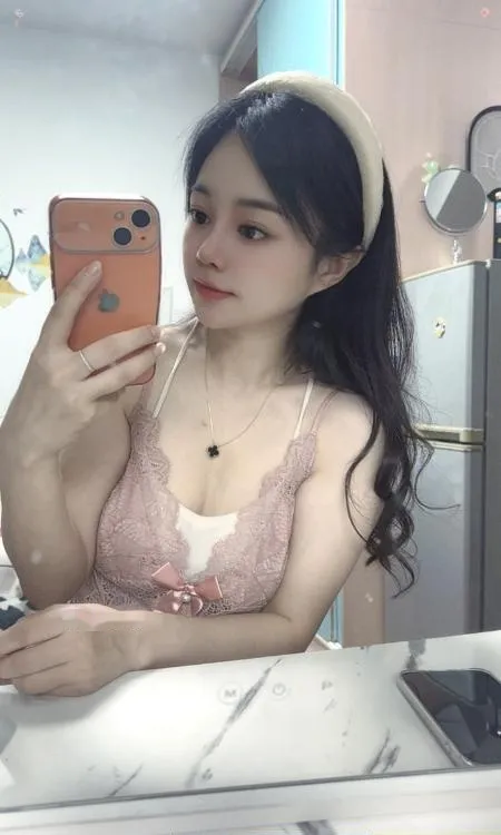 颜值美乳花花