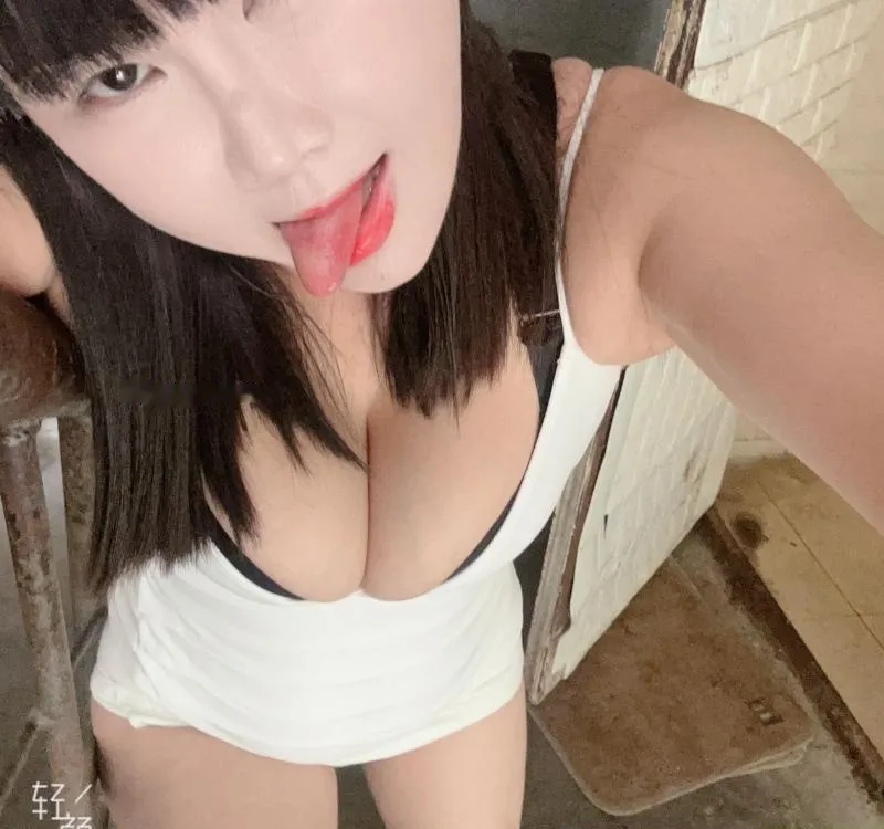 体验夫子庙少妇小湿妹