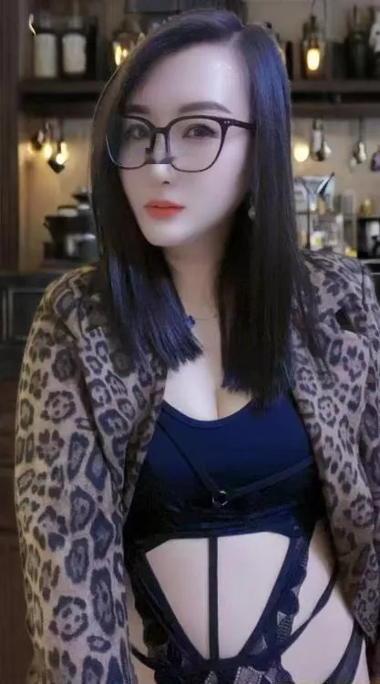 温柔的眼睛姐姐