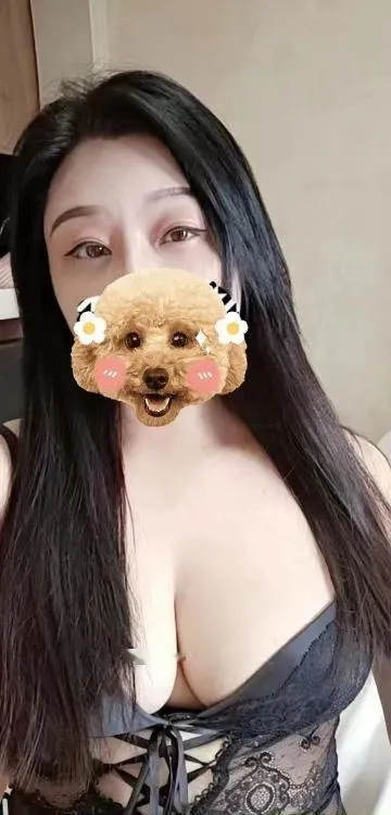 大奶三T淫妇