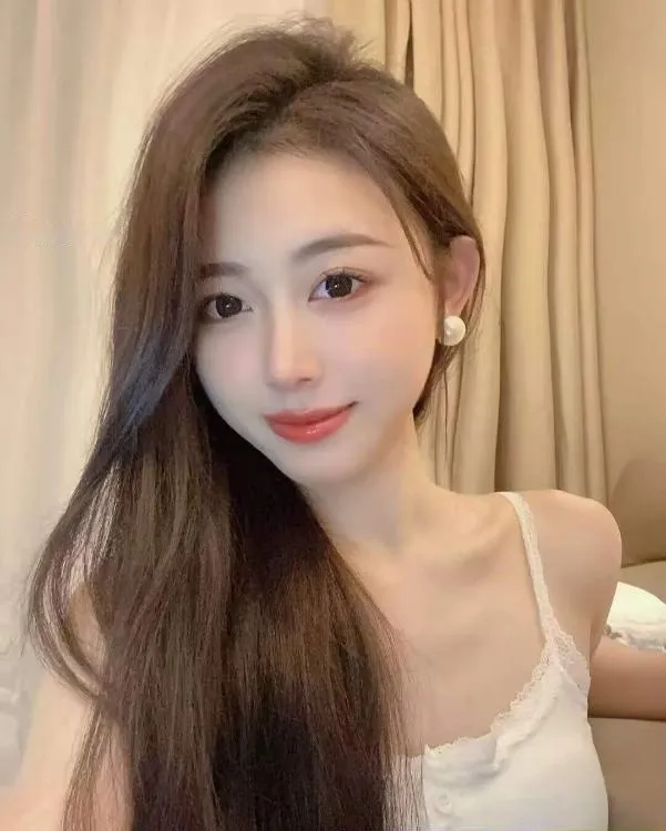苗条性感骚妹