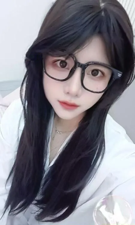滨江眼睛妹子