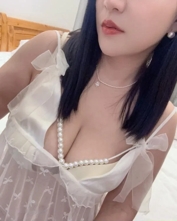 大胸泄火妹娃儿