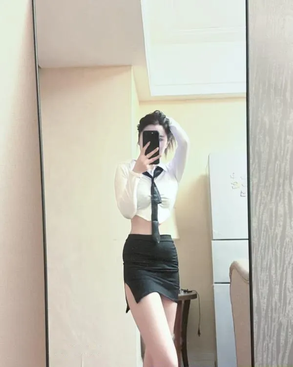 年轻嫩妹真真