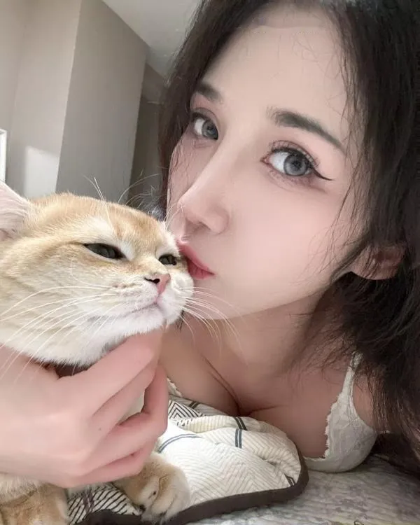 大胸美女
