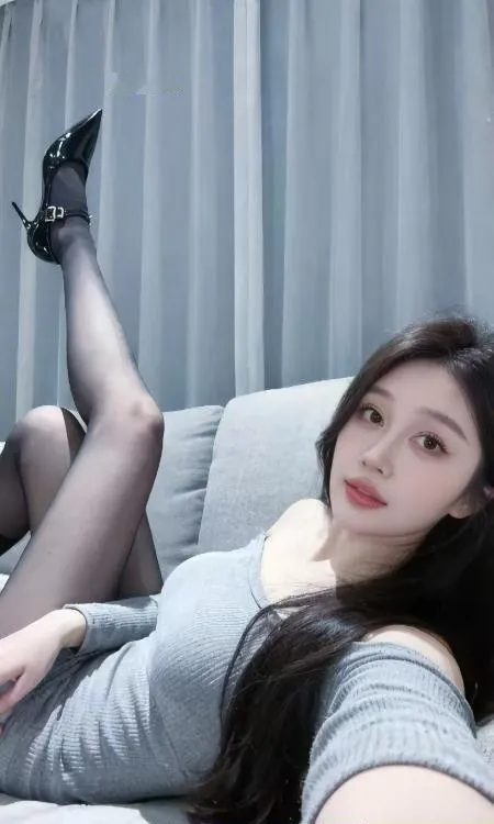 高颜值反差口爆御姐