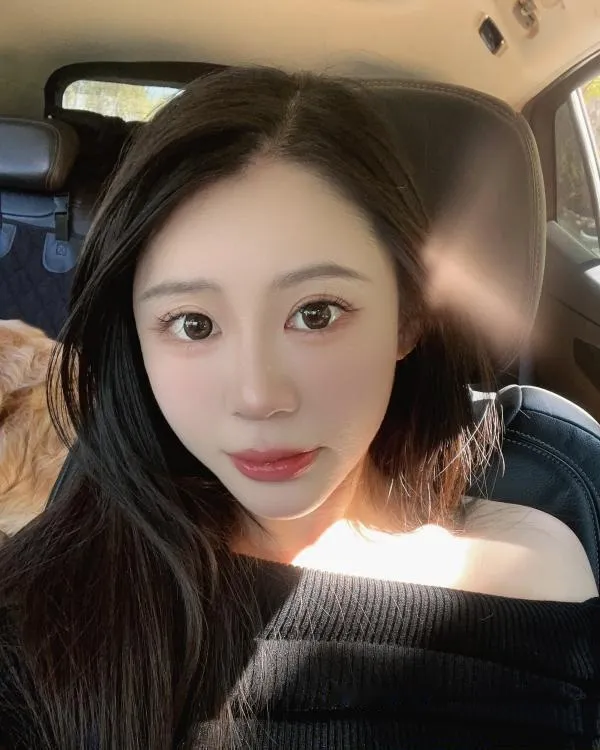 肤白高挑长腿颜值妹子