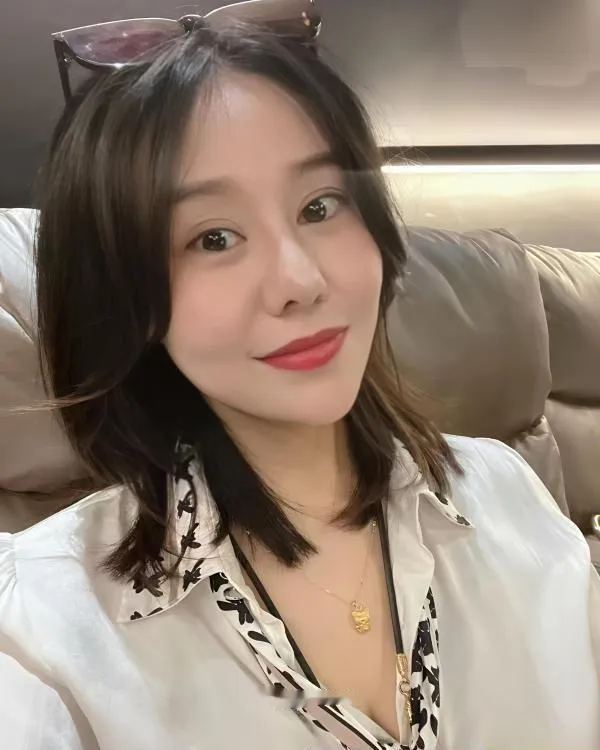 大胸球球