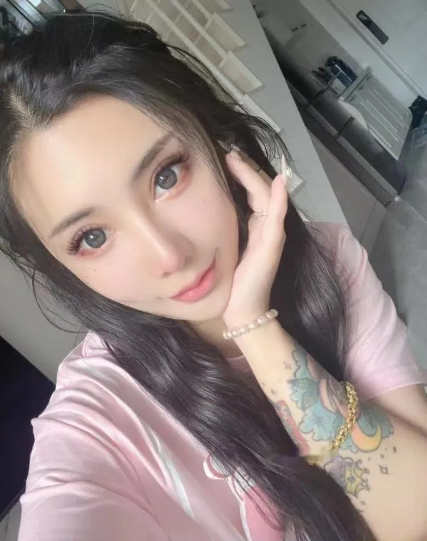 网红脸桃子