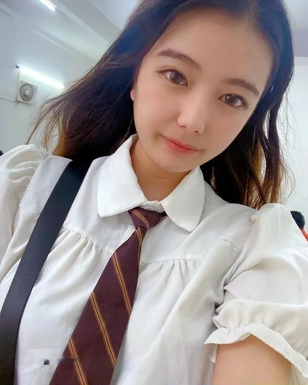 佛山肥臀妹子