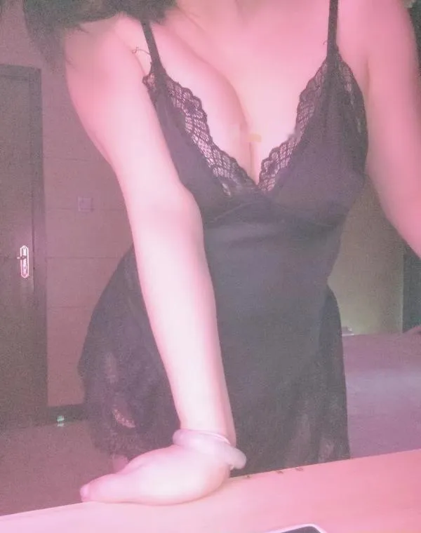 偷情人妻