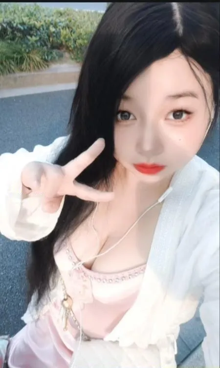 丰满肥臀大胸bbw