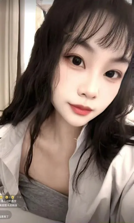 童颜巨乳伊伊