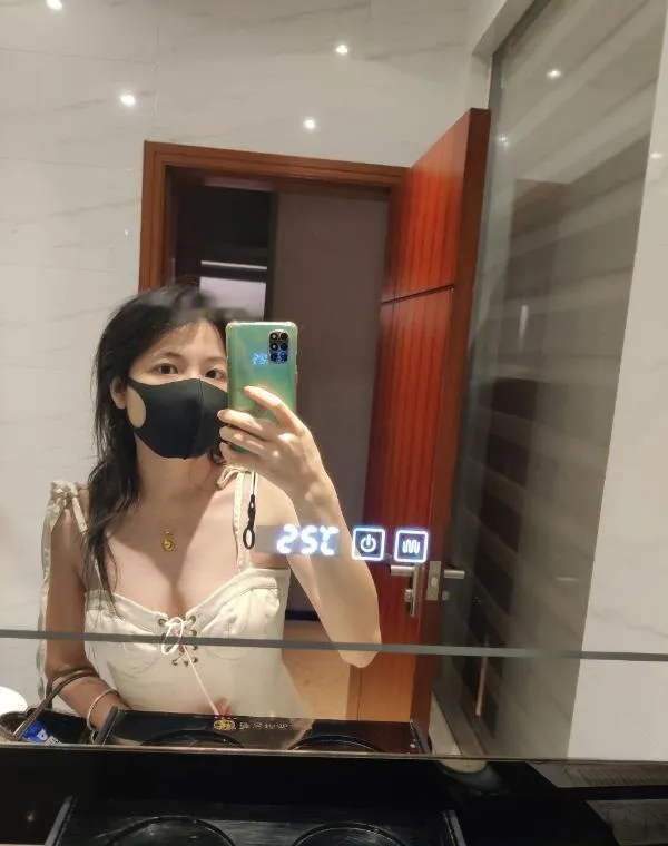 市中心大阴唇小柒