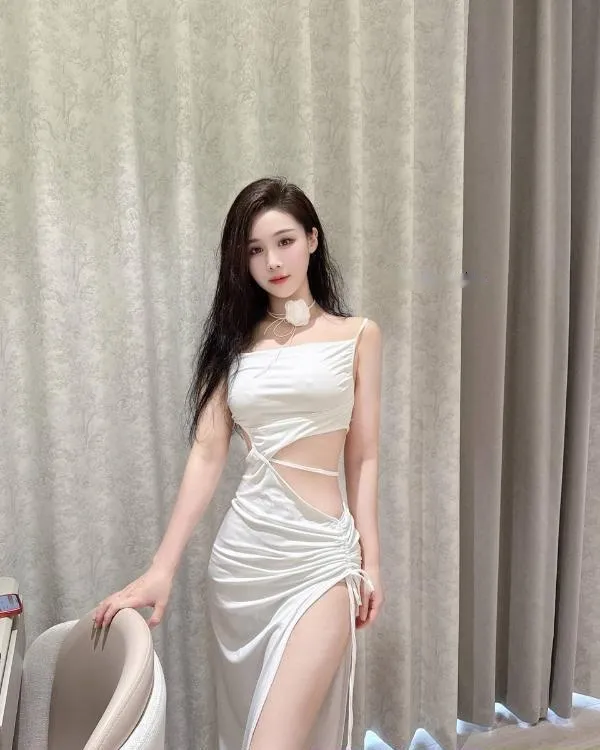 前凸后翘颜值萱萱
