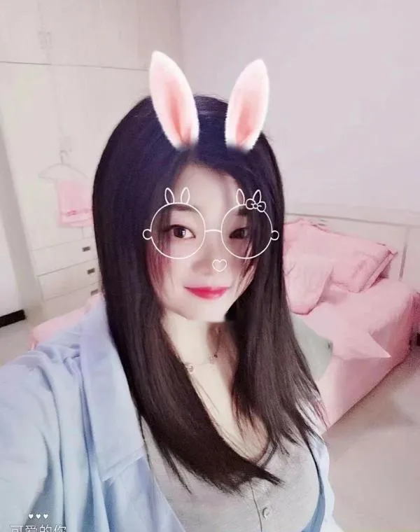 光谷青年城小姐姐