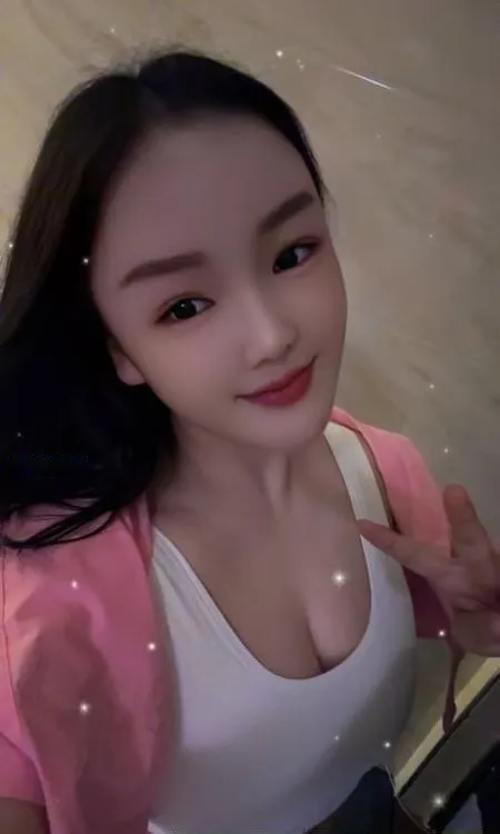 纯欲小姐姐依依