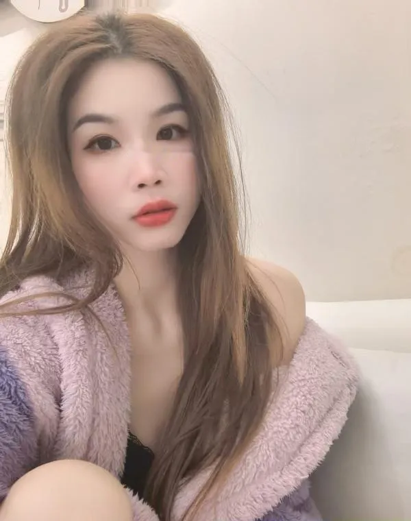 舌吻伸舌头配合