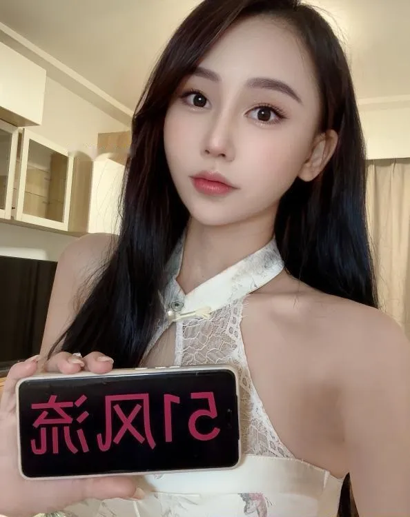 天河腿长肤白小姐姐