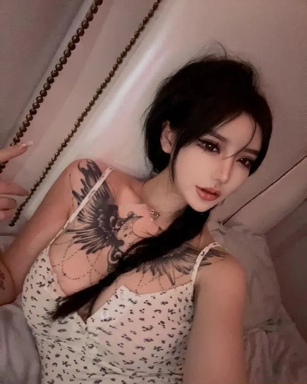 黄埔纹身尤物嘉怡