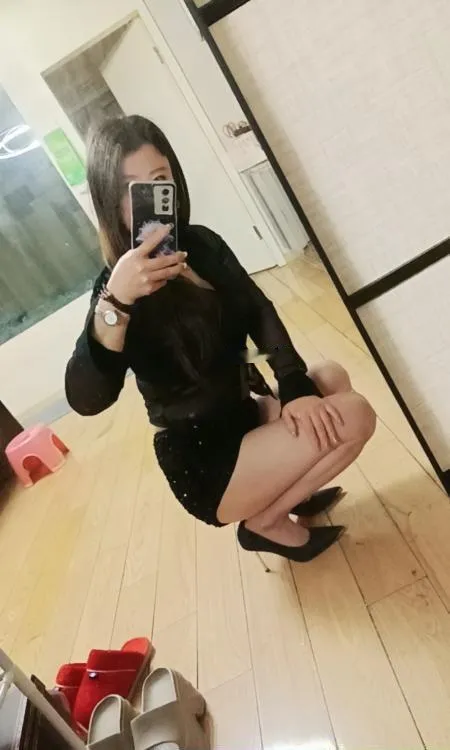 个人气质大奶小御姐