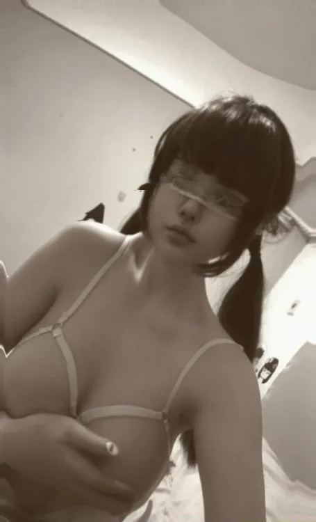 京京新疆女孩