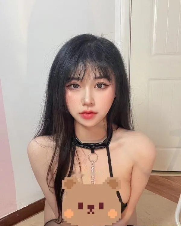 魔鬼身材小辣椒