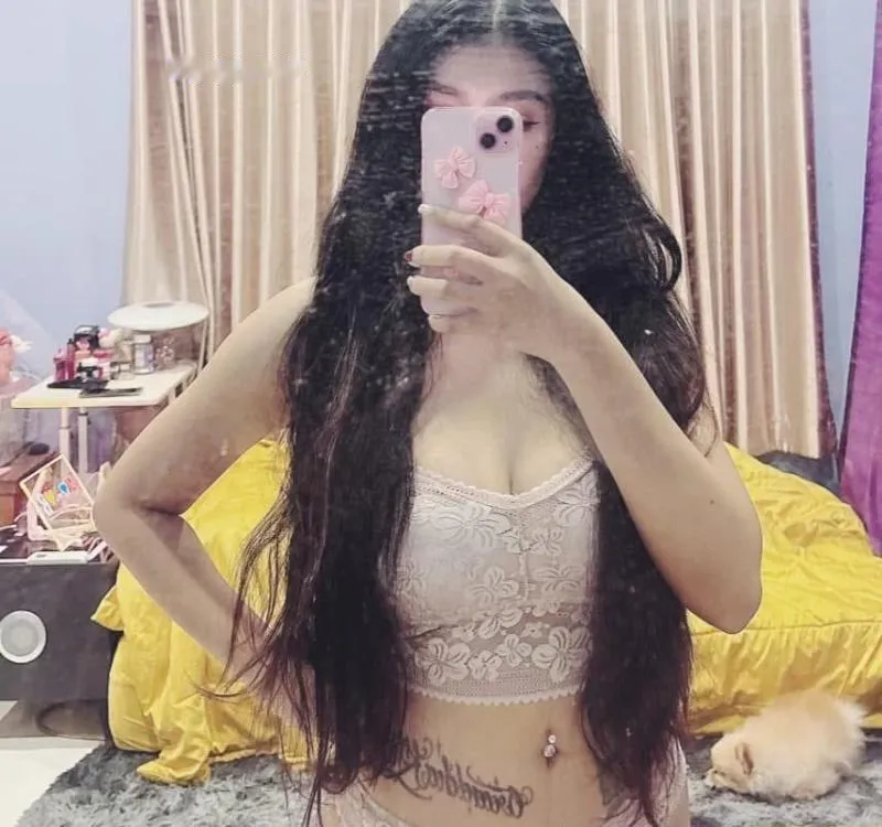 中秋不放假丰满美女