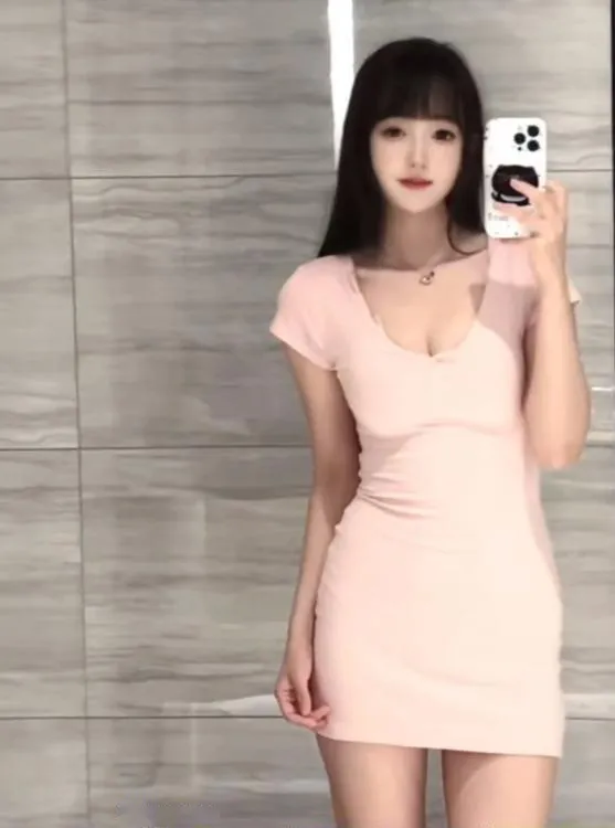 蜀山苗条气质妹子