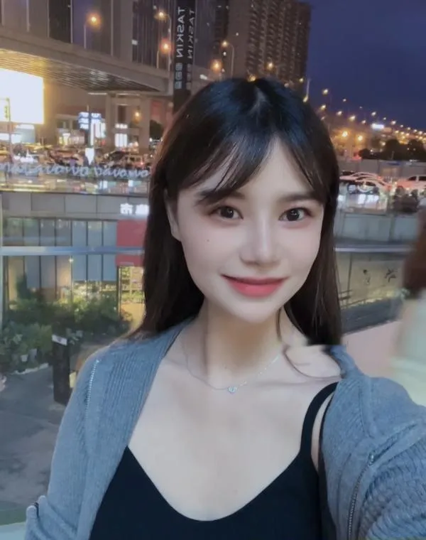 美术老师璐璐